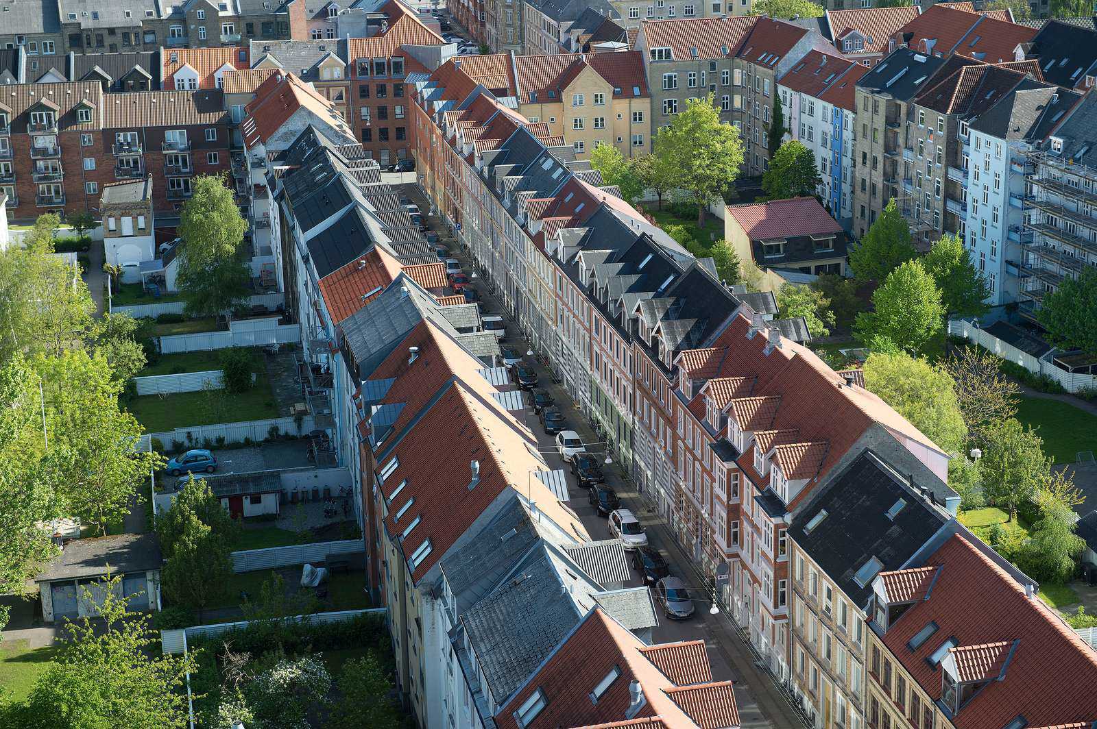 Række af bygninger set oppefra