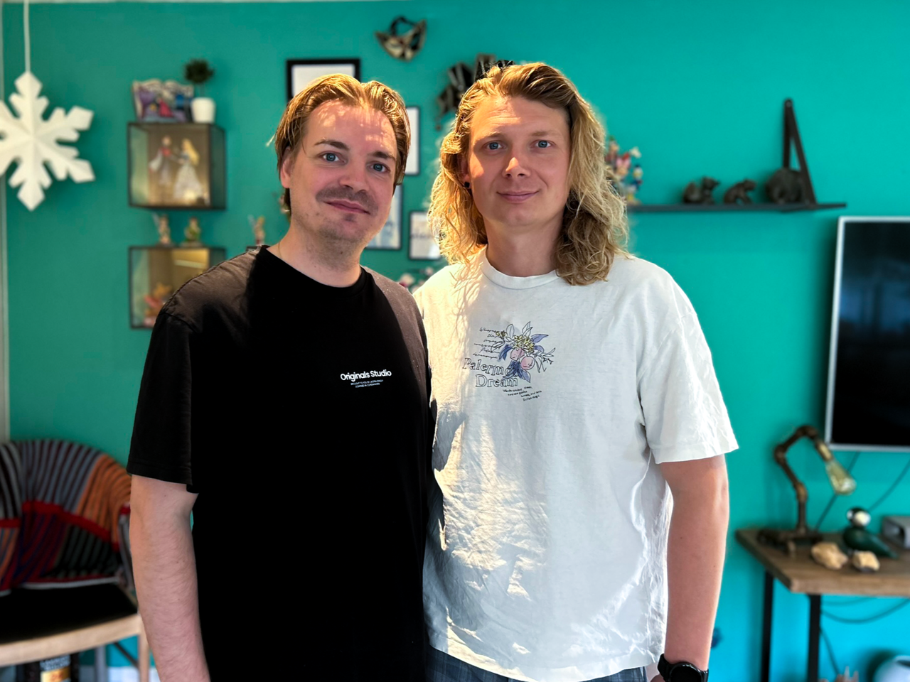 To mænd, der er plejefamilie