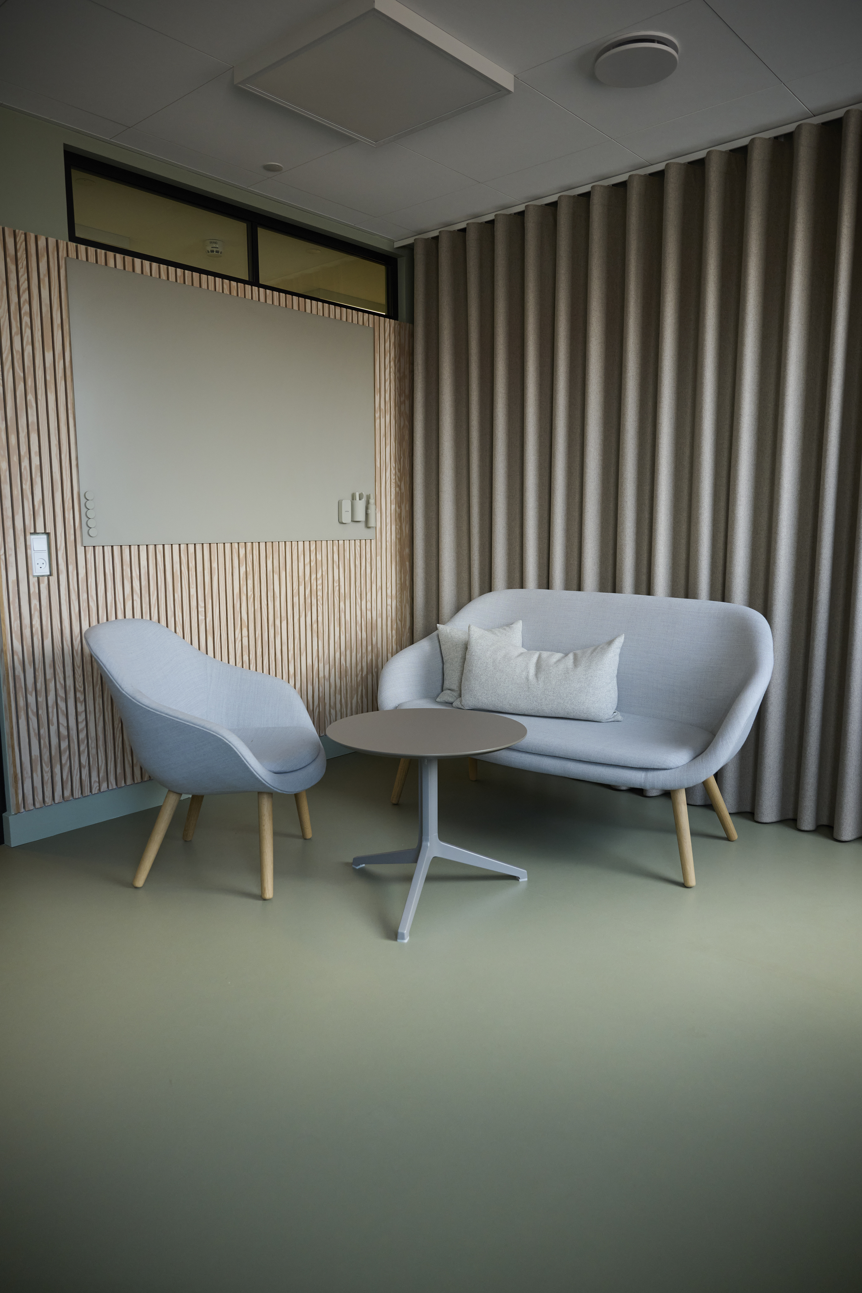 Mødelokale med sofa
