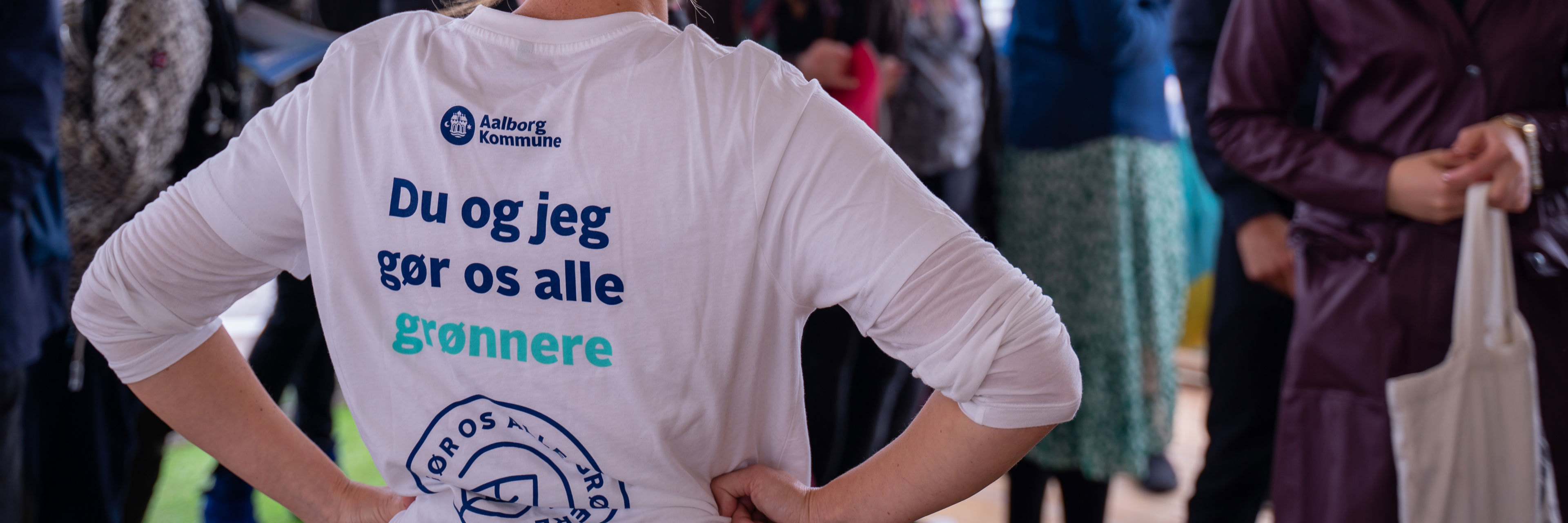 T.shirt med slogan 'Du og jeg gør os alle grønnere'